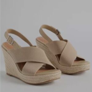 Torrid Beige Cross-Strap wedge Sandals. Size 7 wide